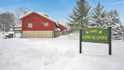 Ellicottville House | Across from Holiday Valley 2 King Beds AC