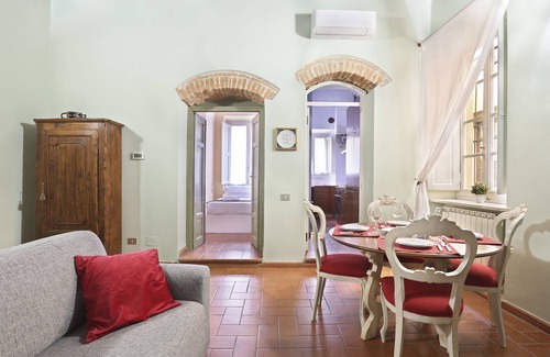 San Niccolo Apartment | Across The River
