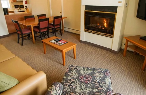 Lincoln Resort | Across the street from Loon Mountain. Free ski shuttle from your unit!