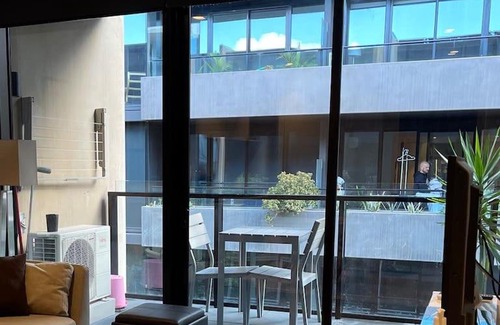 Collingwood Apartment | Action in vibrant Collingwood Fitzroy