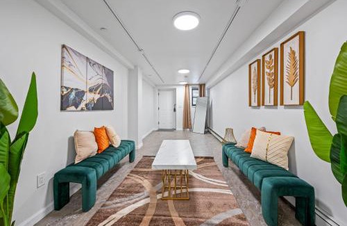 Uptown Hotel | Active Central Park East 3bedrooms 2 bathrooms 1700 SF