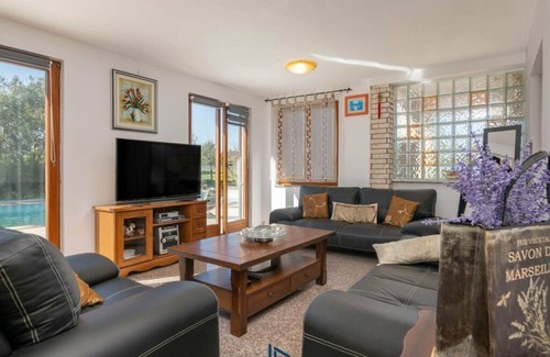 Muntic Villa | Adalene Comfortable holiday residence