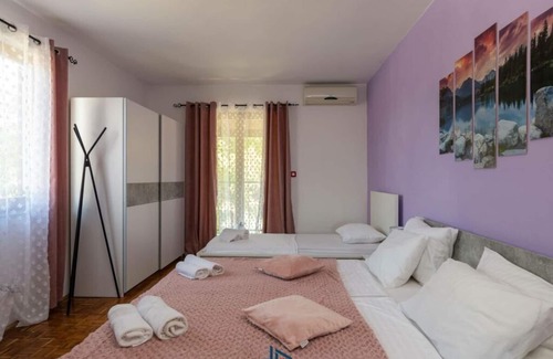 Muntic Villa | Adalene Comfortable holiday residence