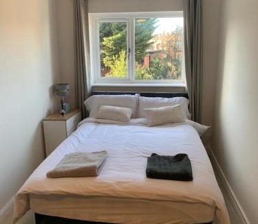 Leicester House | Adam Guest House
