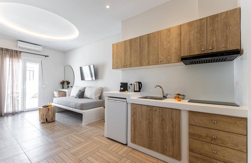 Naxos Town House | Adama's Suites