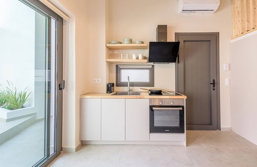 Adamas Condo | Adamas Hideout