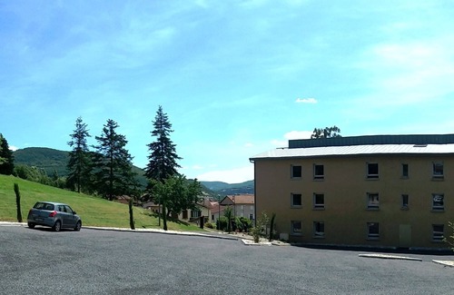 Saint-Affrique Apartment | Adapted studios for people with reduced mobility, 23m², 2 twin beds (without TV)