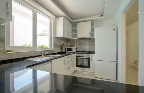 Kadnlar Denizi Mahallesi Villa | Adavillas