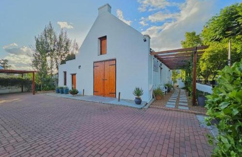 Robertson House | Adderley House Guest Accommodation