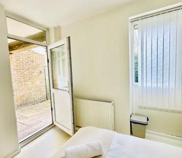 St. Dunstan's Bed & Breakfast | Address Inn