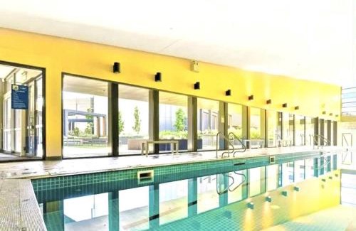 Parkville Apartment | ADEK Apartments North Melb - 2BR Apt near Melb Zoo with free Parking, Pool & Gym