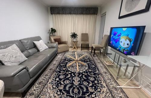 Adelaide Central Business District Apartment | ADELAIDE CBD APARTMENT - 3BR, 2BATH & CARPARK