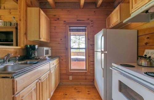 Townsend Cabin | Adelaide's Den
