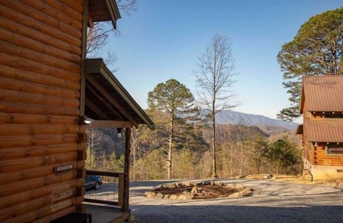 Townsend Cabin | Adelaide's Den
