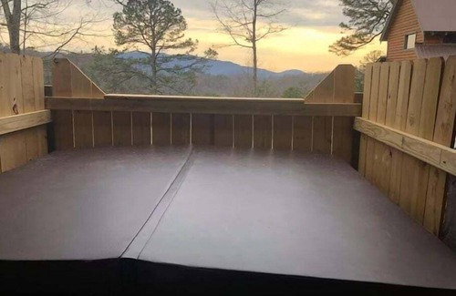 Townsend Cabin | Adelaide's Den
