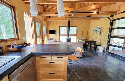 Mazama Cabin | Adeline - cute Mazama meadow cabin with sauna