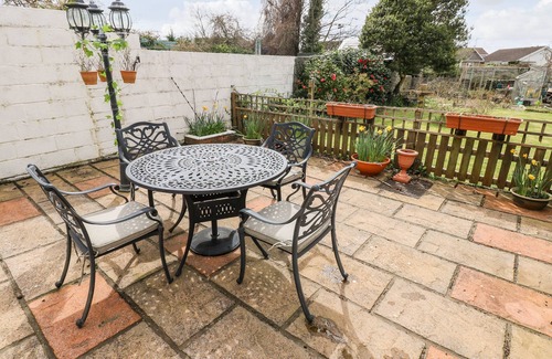 Pembrey House | ADELINE, pet friendly, with a garden in Pembrey