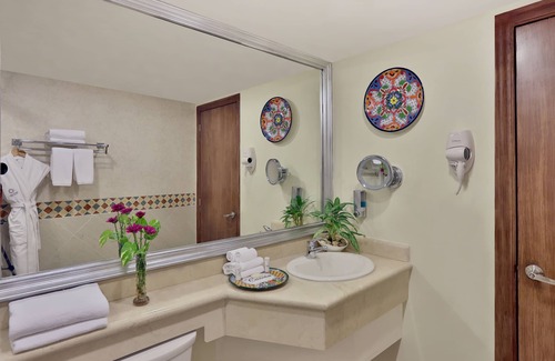 Downtown Cancun Hotel | Adhara Hacienda Cancun