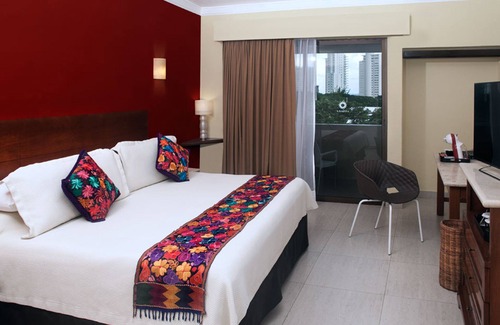 Downtown Cancun Hotel | Adhara Hacienda Cancun