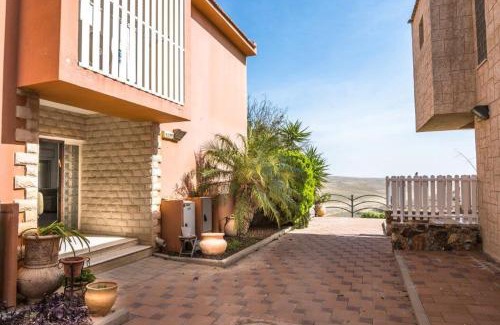 Arad Villa | Adi in the desert