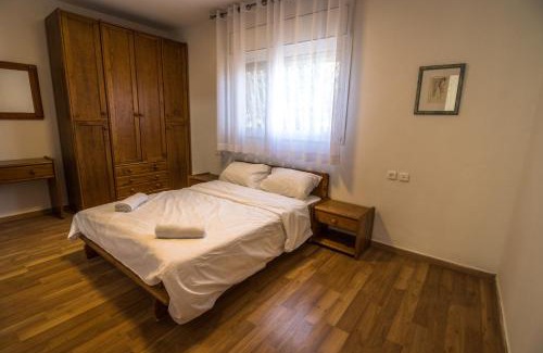 Arad Villa | Adi in the desert