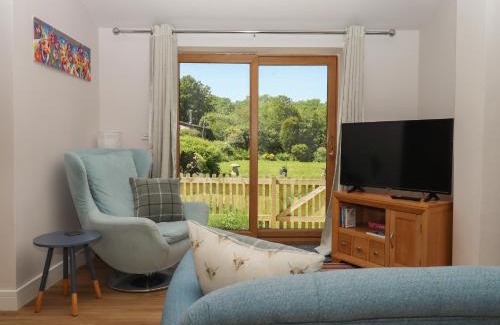 Bideford House | Adipit Stables