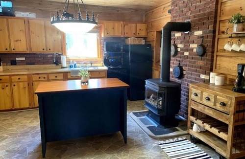 Mayfield Cabin | Adirondack Getaway at The Great Sacandaga Lake