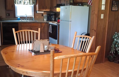 Olmstedville House | Adirondack mt. retreat Lake Winslow Homer. Kayaks, Cornhole boards included.