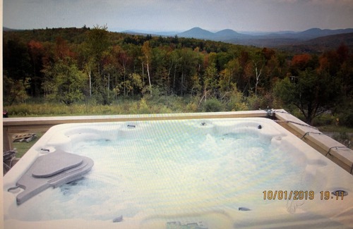 Johnsburg House | ADIRONDACK RETREAT, VIEWS OVER 100 MILES, HOTTUB, POOL, SLEEPS 20