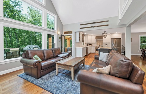 Moultonborough House | Adirondack style in Suissevale sleeps 10 just a short drive to the beach