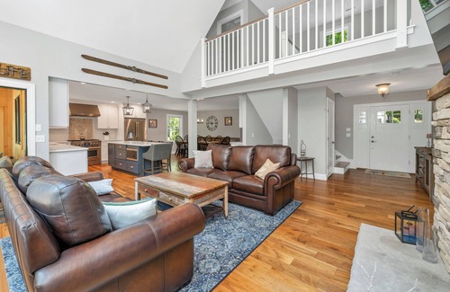 Moultonborough House | Adirondack style in Suissevale sleeps 10 just a short drive to the beach