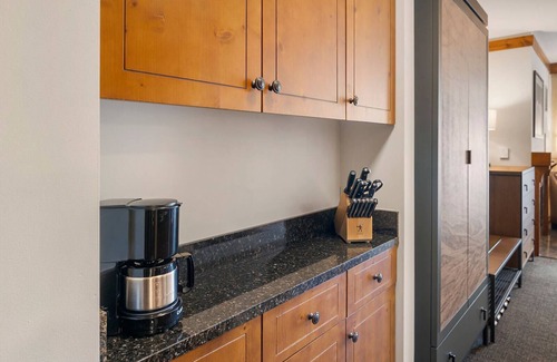 Stowe Area Condo | Adjoining Studios on Top floor @Spruce Peak!