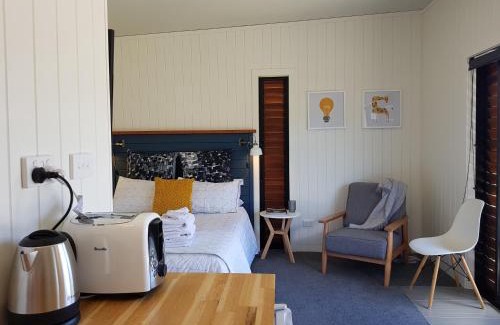 Cooks Beach Bed & Breakfast | Admiral Waters