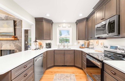Milledgeville House | Admirals Retreat-Dock, Pickle ball Court & Fire pit