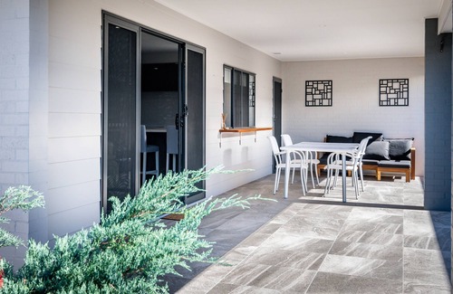 Safety Beach House | Admiralty House