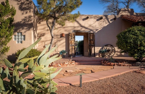 Oak Creek Apartment | Adobe Hacienda- Dreamcatcher Suite 1 Bedroom Apts by RedAwning