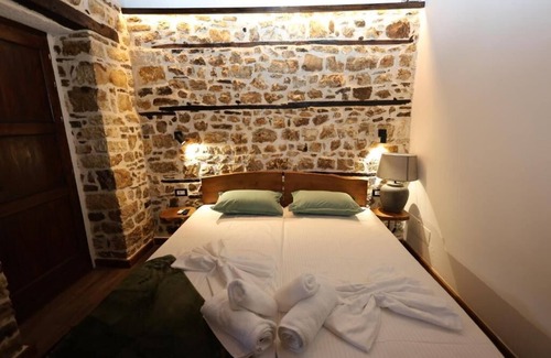 Berat Hotel | Ador Boutique Hotel