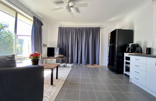 Withers Cabin | Adorable 1-bedroom Guesthouse near Maiden & beach