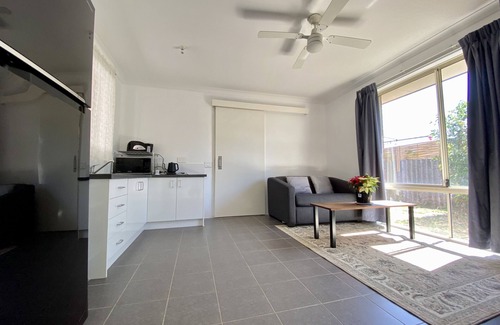 Withers Cabin | Adorable 1-bedroom Guesthouse near Maiden & beach