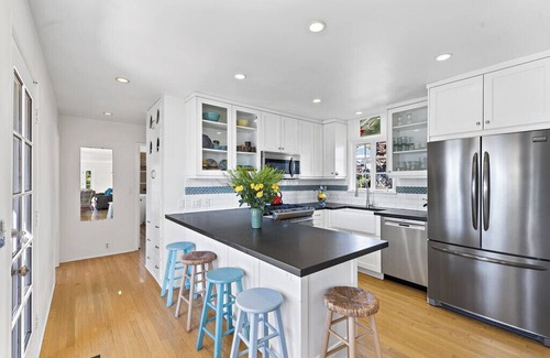 Laguna Beach Cottage | Adorable 1940’s Vintage Ocean View Cottage in the Village