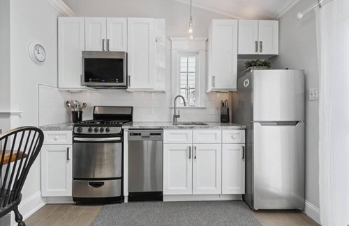 Stone Harbor House | Adorable 2 bedrm Stone Harbor Cottage on Stone Court