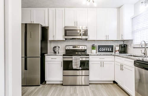 Lawrenceville House | Adorable 3/2 close to Coolray Field and Mall of Ga.