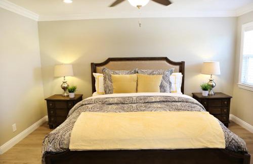 Fullerton House | Adorable 3 Bedroom 2 Bath Home