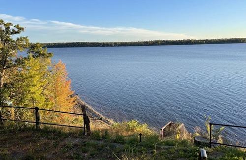 Pontiac Cottage | Adorable 3-bedroom cottage with river & forest...!