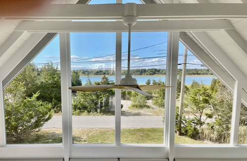 Town of East Hampton Cottage | Adorable 3-bedroom cottage on magical Gerard Drive in East Hampton