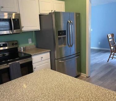 Greenville House | Adorable 3br/2ba W/Garage 2min walk ECU Health