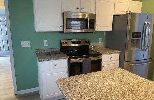 Greenville House | Adorable 3br/2ba W/Garage 2min walk ECU Health