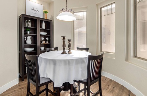 Tramonto House | Adorable 4 bedroom close to community facilities! Close to TSMC
