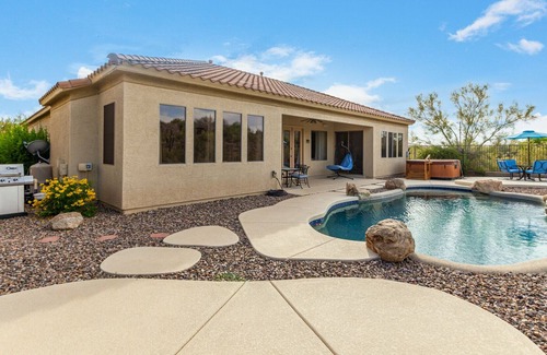 Tramonto House | Adorable 4 bedroom close to community facilities! Close to TSMC