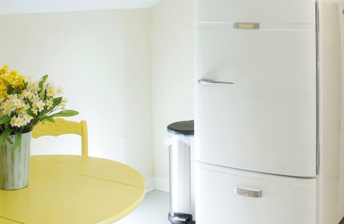 Newberg Apartment | Adorable attic cottage in the heart of Oregon Wine Country.